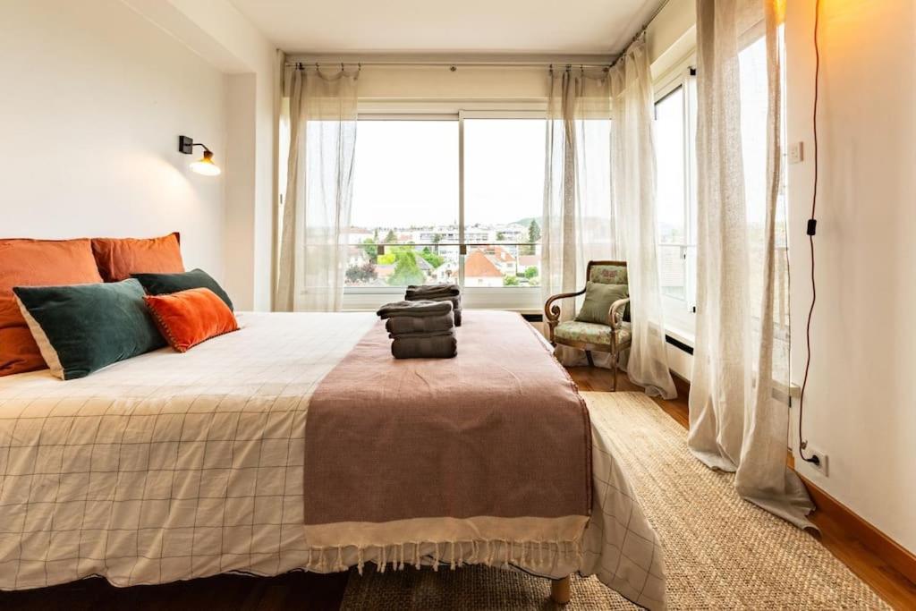 Appartement Le Skyline Lumineux , Vue Imprenable, Calme , Pk Dijon