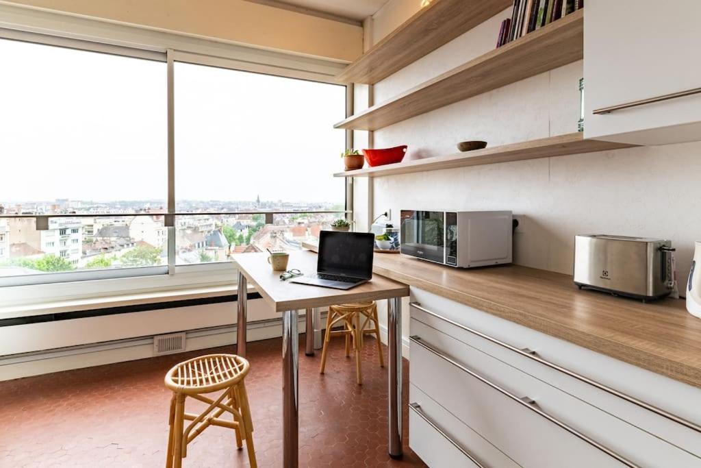 Appartement Le Skyline Lumineux , Vue Imprenable, Calme , Pk Dijon